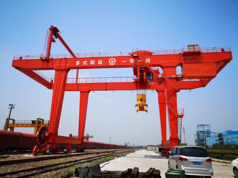 轨道式集装箱门式起重机